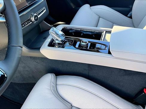 New 2026 Volvo XC90 B6 Ultra AWD/4WD image 32