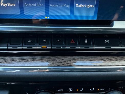 Used 2025 Chevrolet Silverado 1500 LT image 27