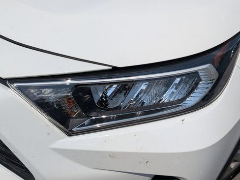 Used 2019 Toyota RAV4 XLE Premium w/ Advanced Technology Package FWD image 5