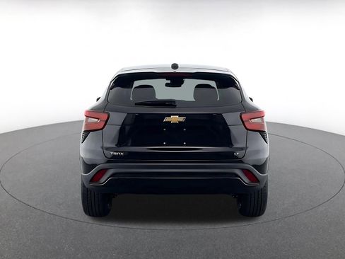 Used 2025 Chevrolet Trax LT w/ LT Convenience Package FWD image 8