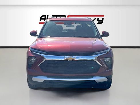 Used 2024 Chevrolet TrailBlazer LT w/ LT Cold Weather Package FWD image 2