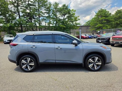 Used 2024 Nissan Rogue SL AWD/4WD image 6