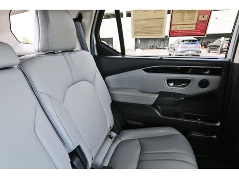 Used 2025 Honda Pilot EX-L image 14