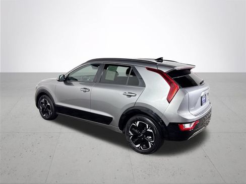 Used 2023 Kia Niro Wind w/ Wind Preserve Package FWD image 8