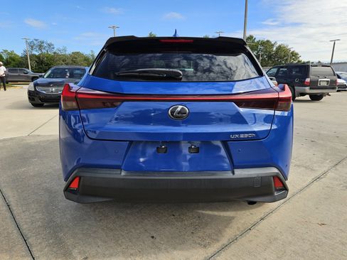 Used 2021 Lexus UX 250h w/ Premium Package image 8