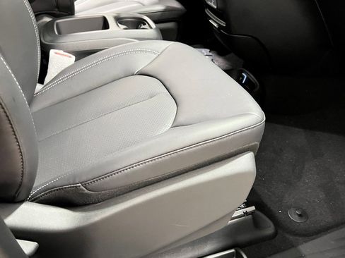 New 2026 Chrysler Voyager LX image 33