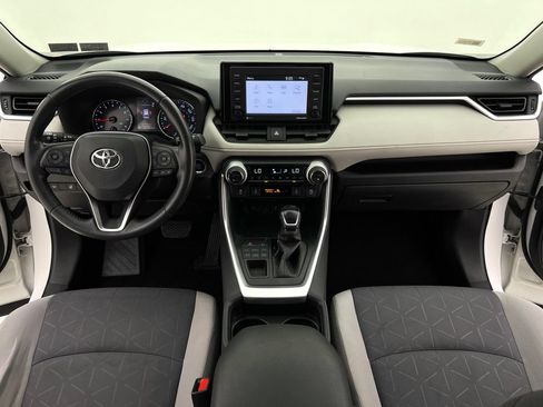 Used 2020 Toyota RAV4 XLE w/ XLE Grade Weather Package AWD/4WD image 21
