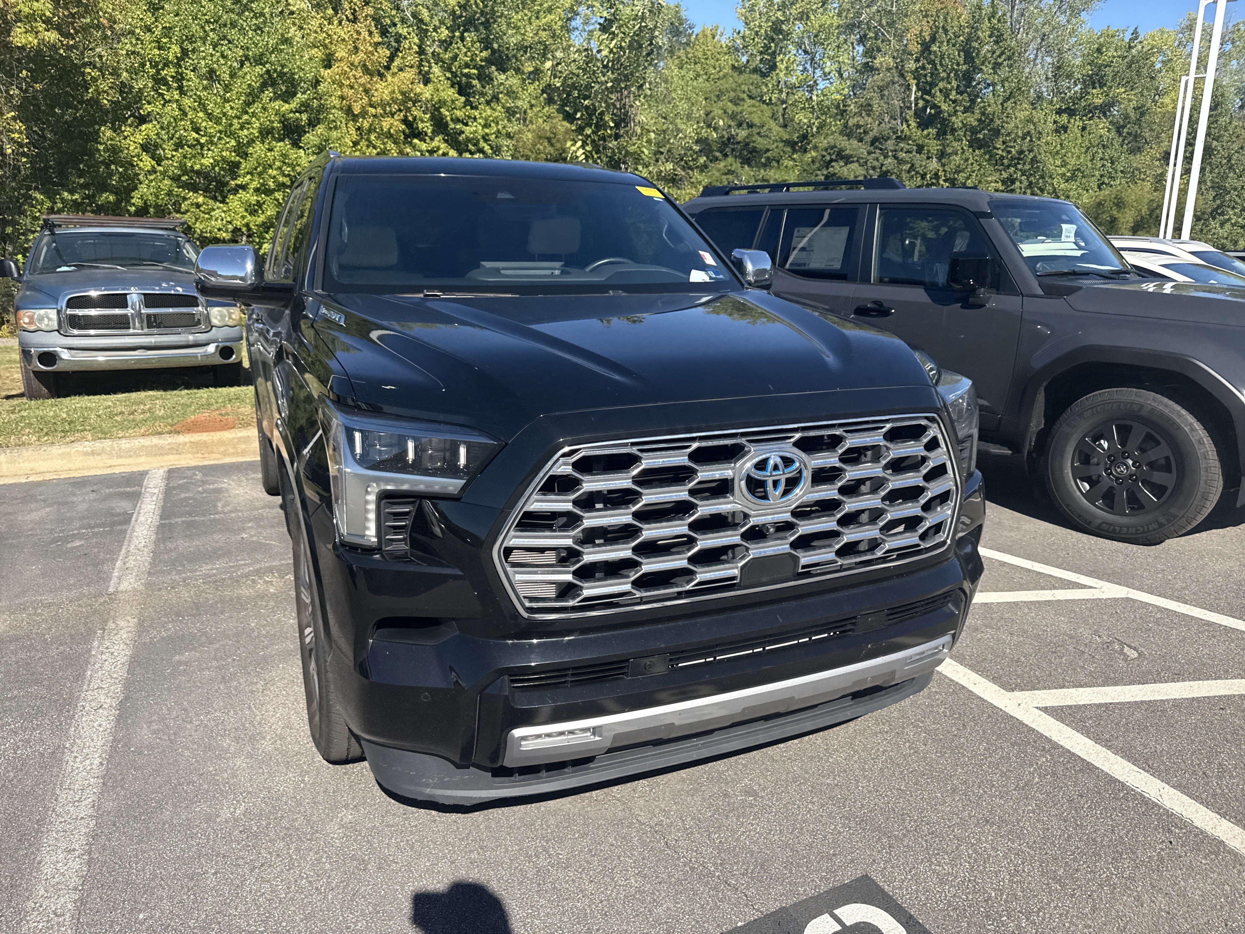 Used 2024 Toyota Sequoia Capstone AWD/4WD image 40