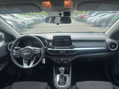 Used 2022 Kia Forte LXS FWD image 12