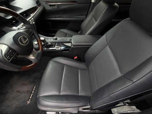 Used 2017 Lexus ES 350 w/ Premium Package image 5