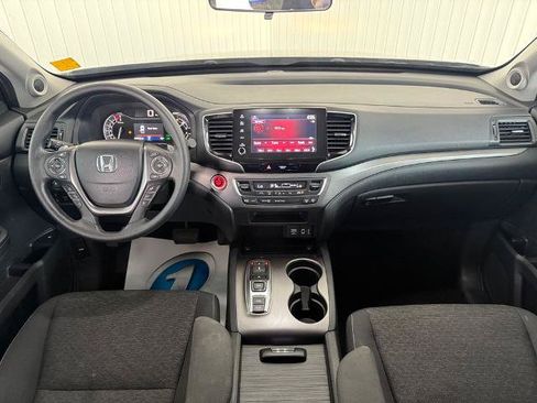 Used 2023 Honda Ridgeline Sport image 3