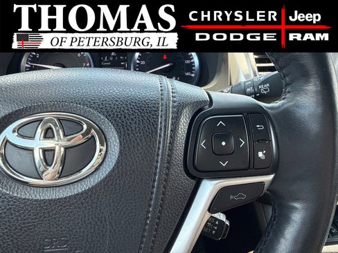 Used 2015 Toyota Highlander Limited Platinum AWD/4WD image 15