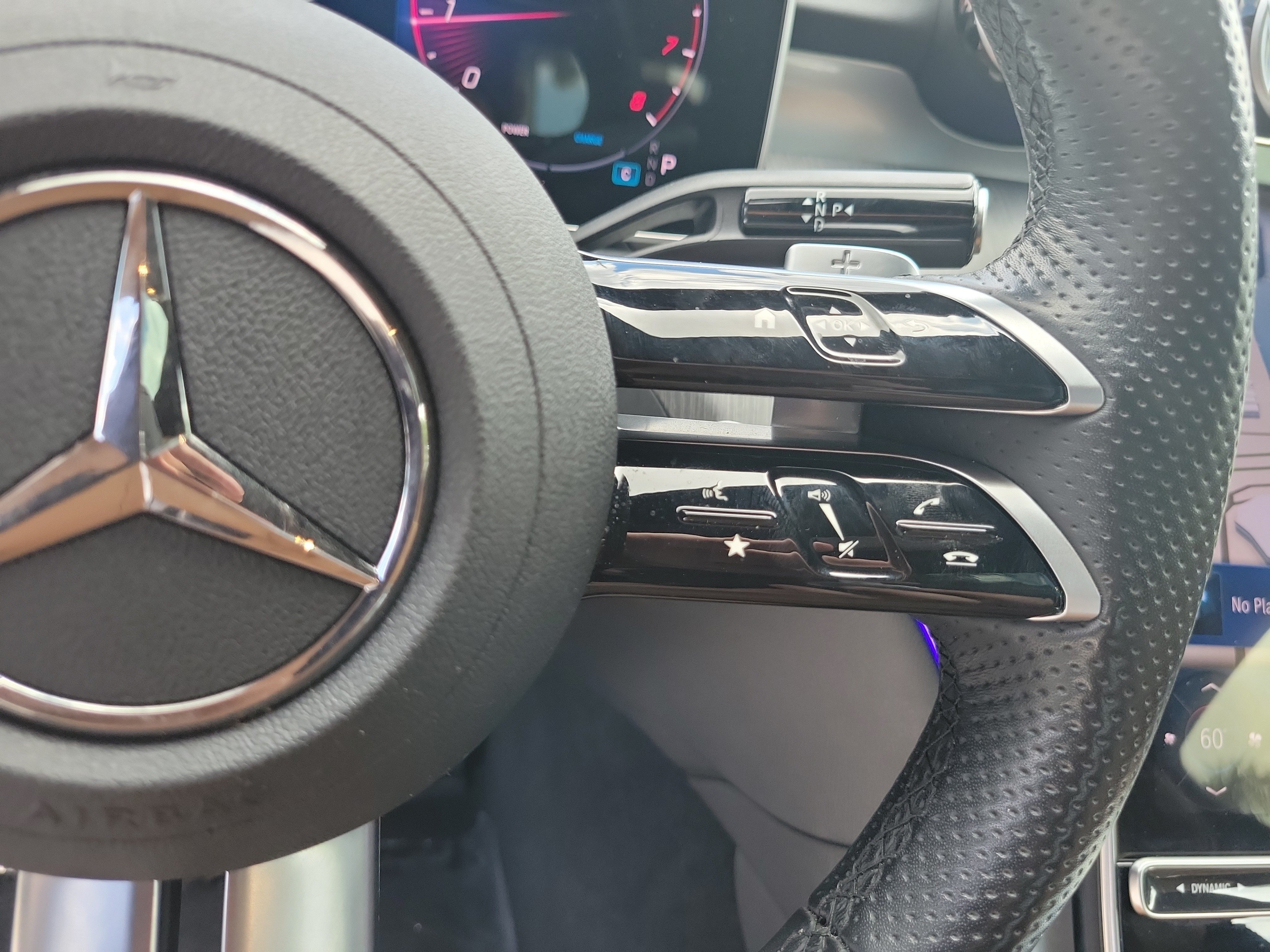 Used 2025 Mercedes-Benz CLE 300 4MATIC Coupe w/ AMG Line image 27