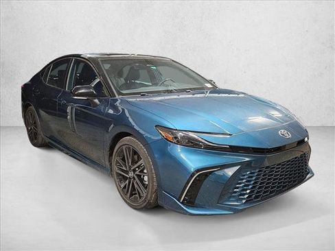 Used 2025 Toyota Camry XSE image 2