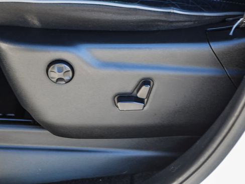 Used 2020 Jeep Grand Cherokee Overland image 19