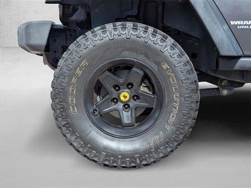 Used 2016 Jeep Wrangler Unlimited Rubicon w/ Dual Top Group image 23