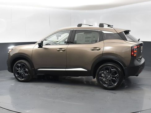 New 2026 Nissan Kicks SR w/ Illumination Package AWD/4WD image 5