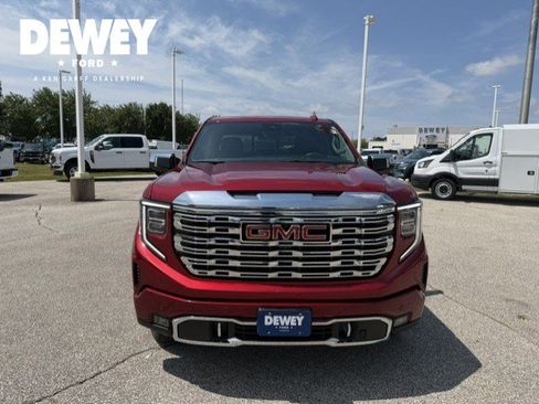 Used 2024 GMC Sierra 1500 Denali w/ Technology Package AWD/4WD image 2
