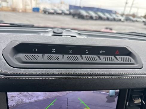 New 2025 Ford Bronco Badlands image 24