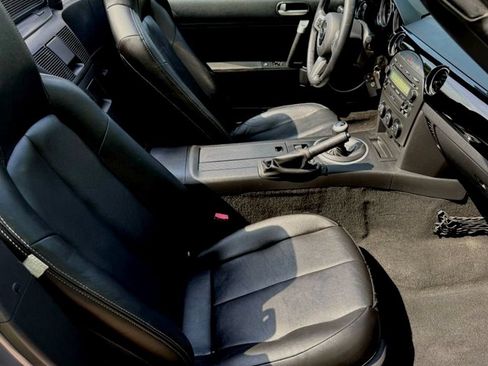 Used 2007 MAZDA MX-5 Miata Grand Touring w/ Premium Pkg RWD image 31