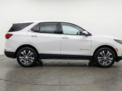 Used 2025 Chevrolet Equinox LT FWD image 11