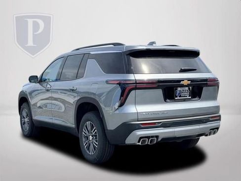 New 2026 Chevrolet Traverse LT w/ Driver Confidence Package AWD/4WD image 9