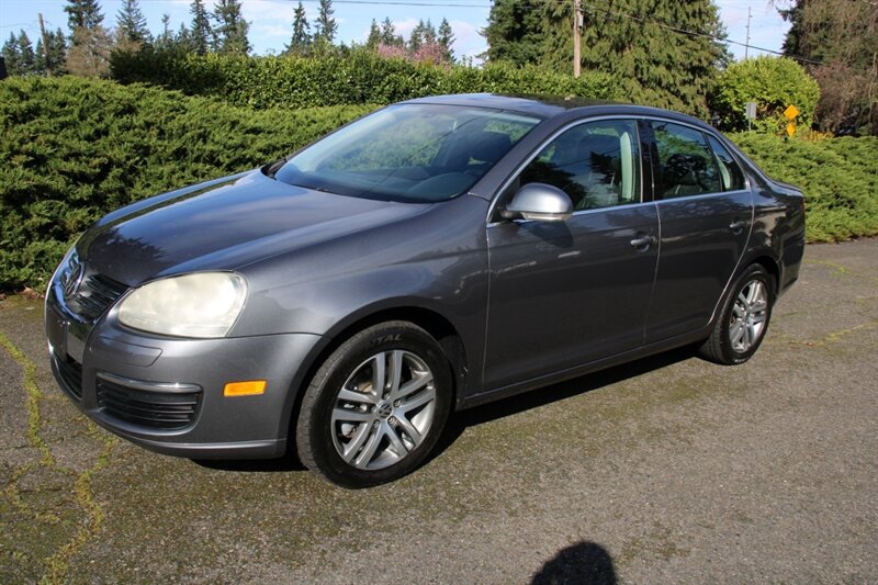 Used 2005 Volkswagen Jetta 2.5 FWD image 1