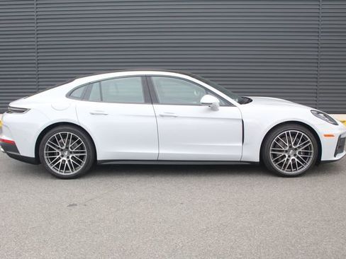 New 2025 Porsche Panamera 4 image 9