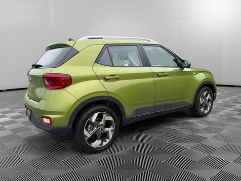 Certified 2022 Hyundai Venue SEL image 7