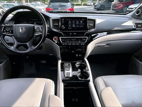 Used 2020 Honda Pilot Touring image 16