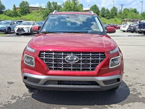 New 2025 Hyundai Venue Limited image 2