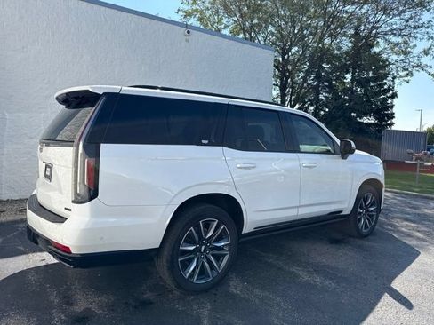 Used 2023 Cadillac Escalade Sport w/ Touring Package AWD/4WD image 5