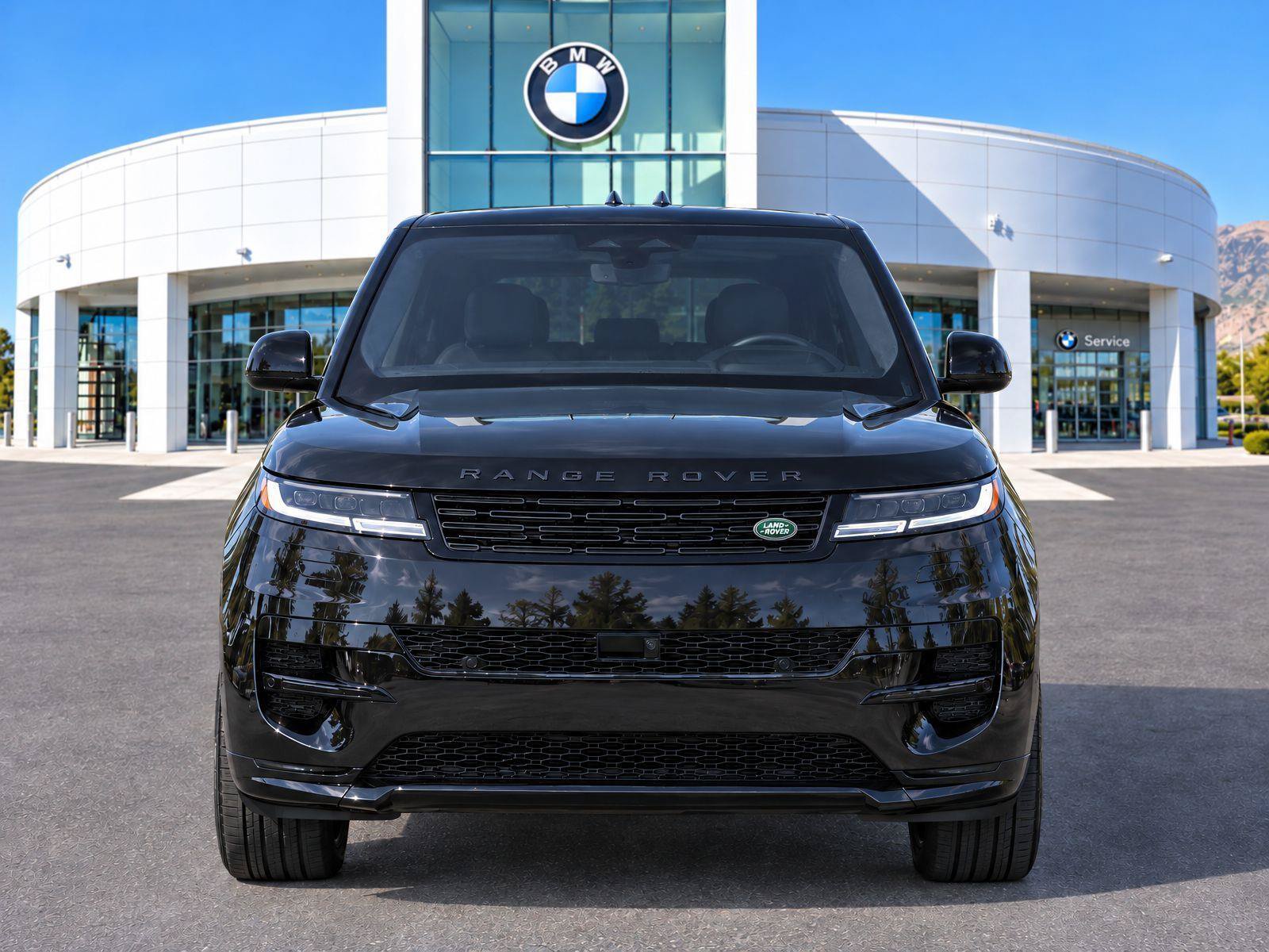 Used 2023 Land Rover Range Rover Sport SE AWD/4WD image 2