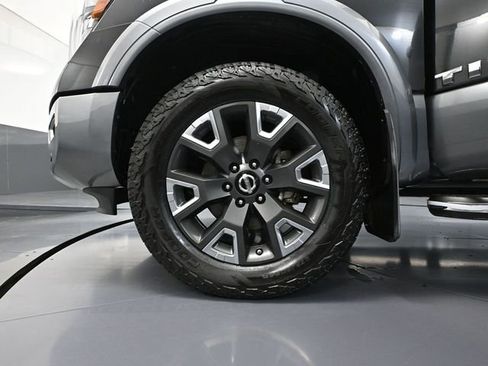 Used 2021 Nissan Titan Platinum Reserve w/ Moonroof Package image 17