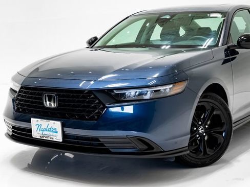 Used 2025 Honda Accord SE image 2
