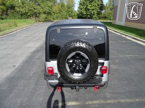 Used 2005 Jeep Wrangler Unlimited image 12
