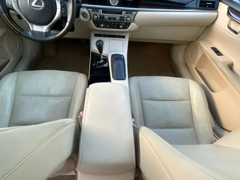 Used 2013 Lexus ES 350 w/ Luxury Pkg FWD image 31