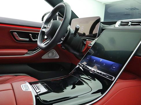 Used 2025 Mercedes-Benz S 63 AMG S image 31