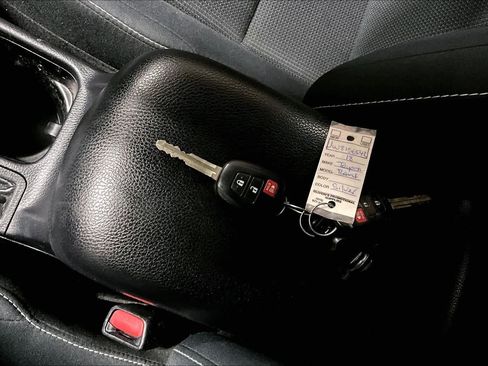 Used 2018 Toyota RAV4 XLE image 13