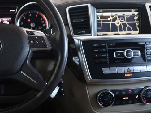 Used 2014 Mercedes-Benz GL 450 4MATIC image 35