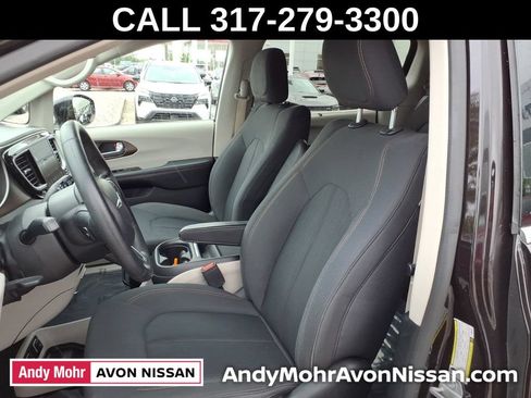 Used 2019 Chrysler Pacifica Touring Plus w/ Advanced Safetytec Group FWD image 13