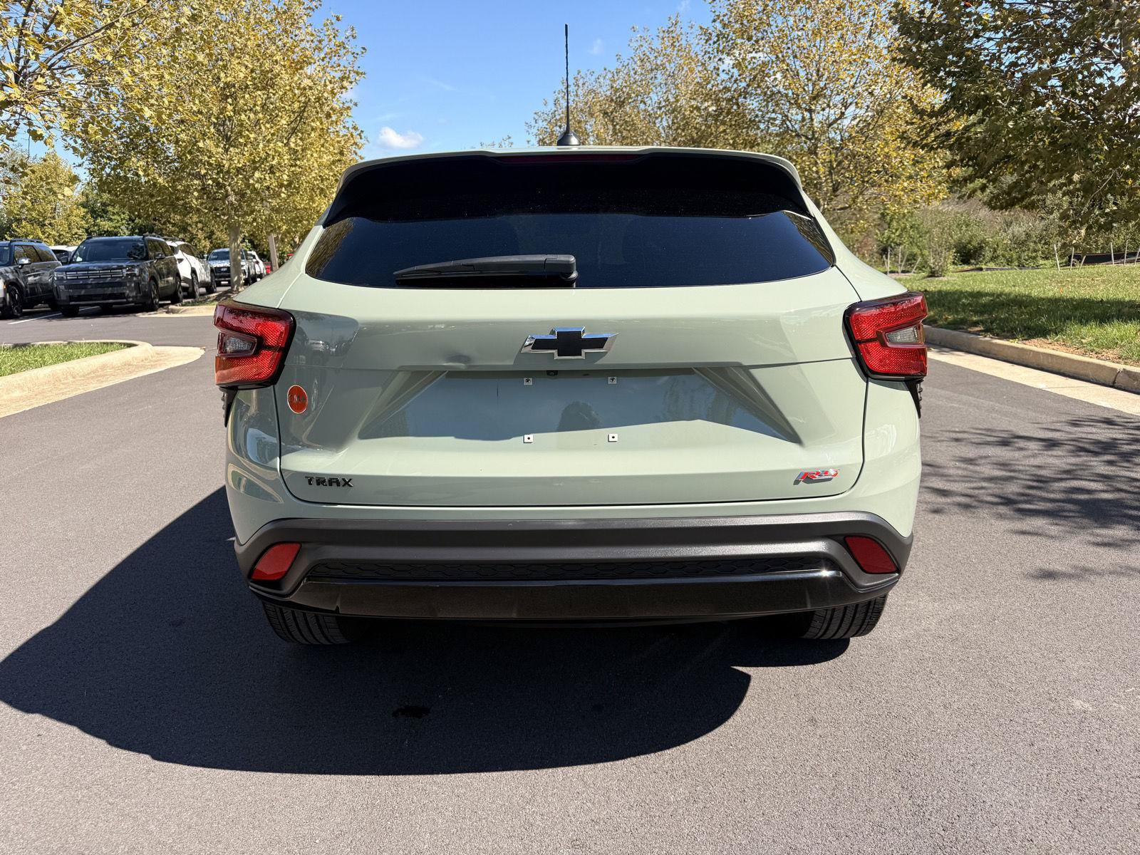 Used 2024 Chevrolet Trax RS w/ Sunroof Package FWD image 6