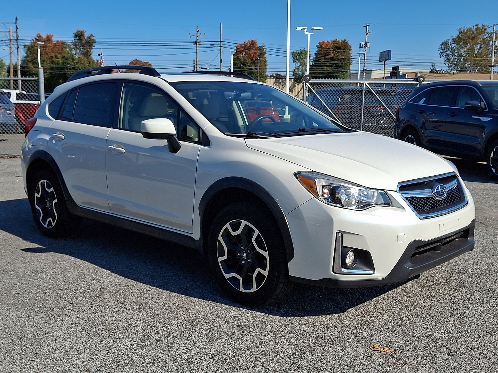 Used 2017 Subaru Crosstrek 2.0i Premium w/ Moonroof Package AWD/4WD image 3