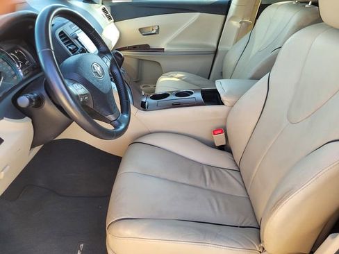 Used 2010 Toyota Venza AWD image 22