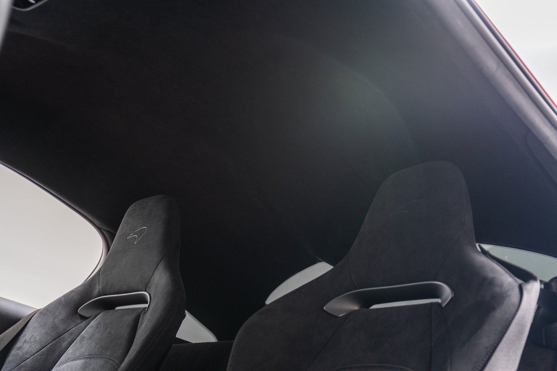 Used 2023 McLaren Artura RWD image 17