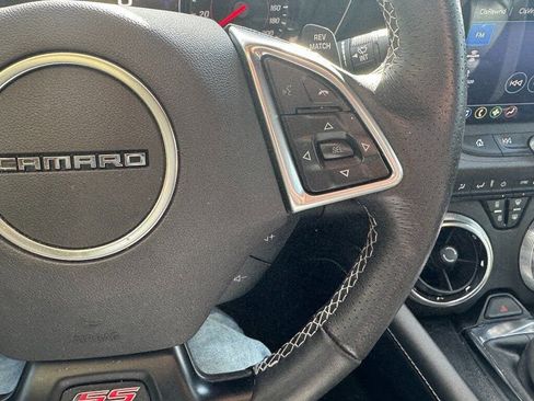 Used 2020 Chevrolet Camaro SS RWD image 17