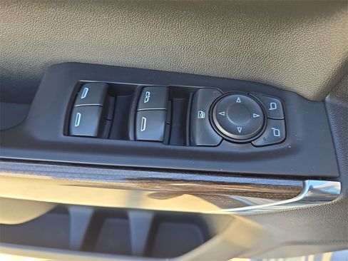 Used 2020 Chevrolet Silverado 1500 LT w/ Texas Edition image 29