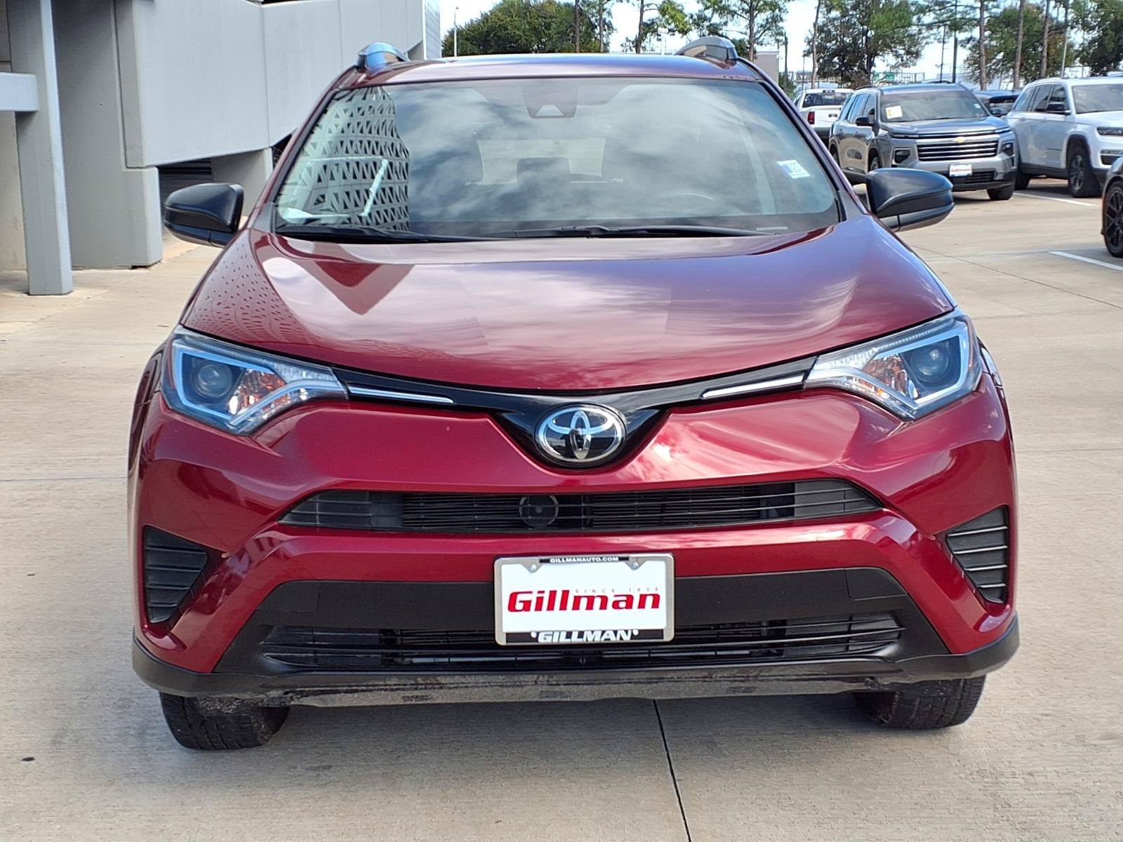 Used 2018 Toyota RAV4 LE FWD image 23