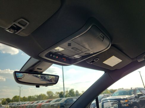 Used 2024 Buick Enclave Premium image 30