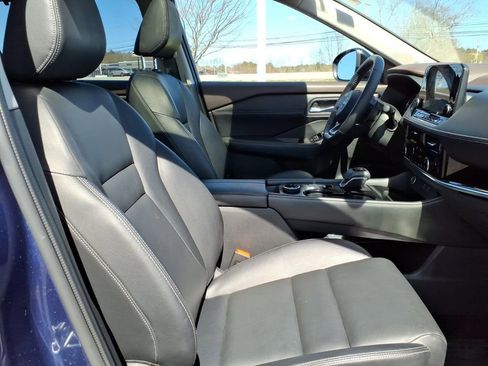 Certified 2022 Nissan Rogue SL w/ SL Premium Package AWD/4WD image 9